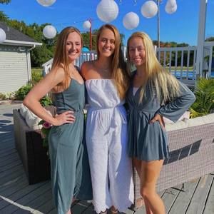 Meet your Posher, Mikayla